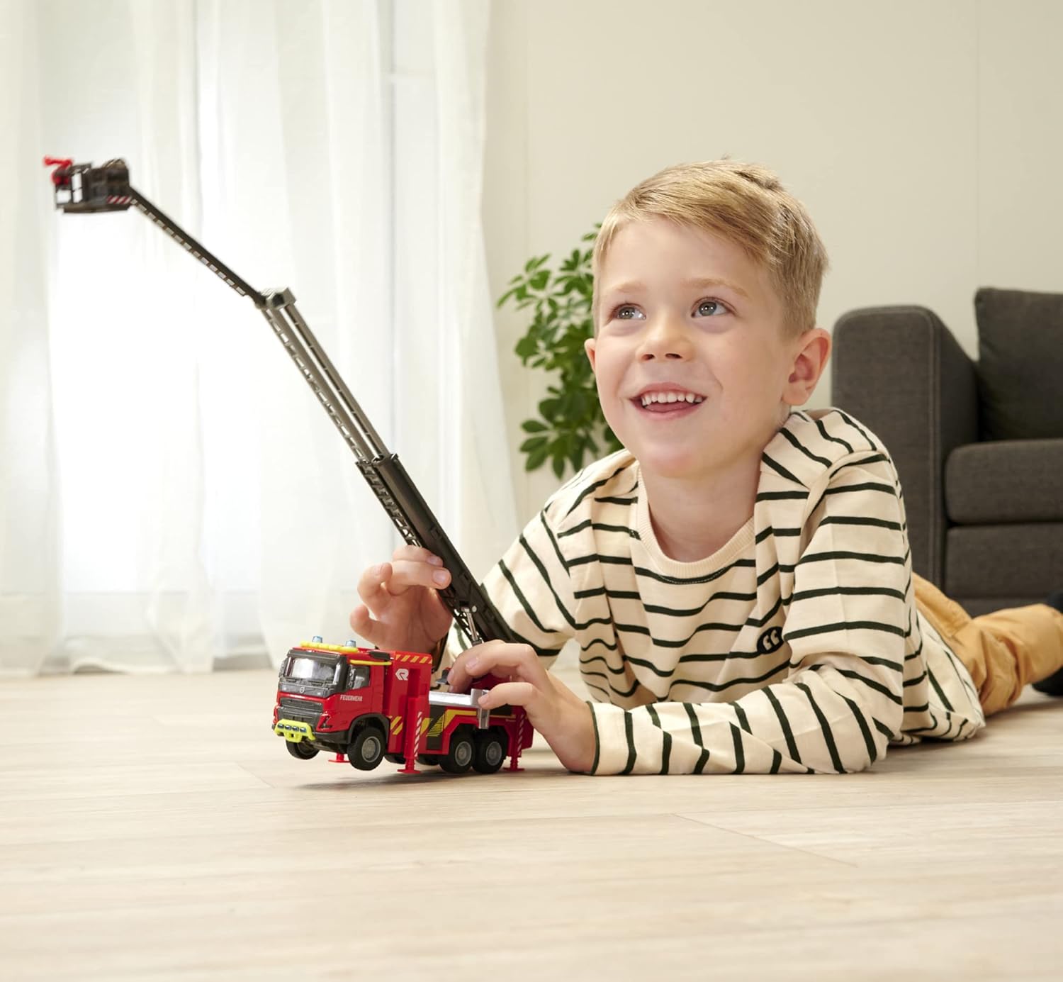 Majorette Volvo Пожарна кола с въртяща се стълба - Image 2